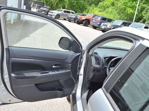 Used 2025 Mitsubishi Outlander Sport ES AWD/4WD image 15