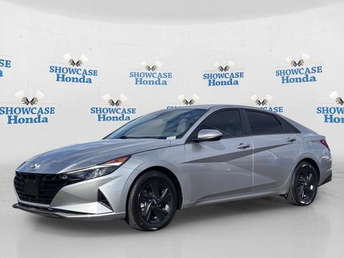 Used 2021 Hyundai Elantra SEL FWD image 2