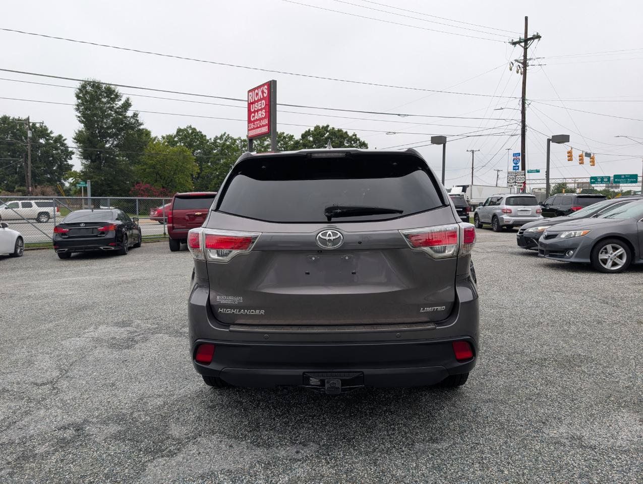 Used 2016 Toyota Highlander Limited FWD image 6