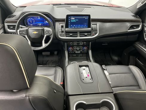 Certified 2024 Chevrolet Suburban Premier w/ Premium Package image 4