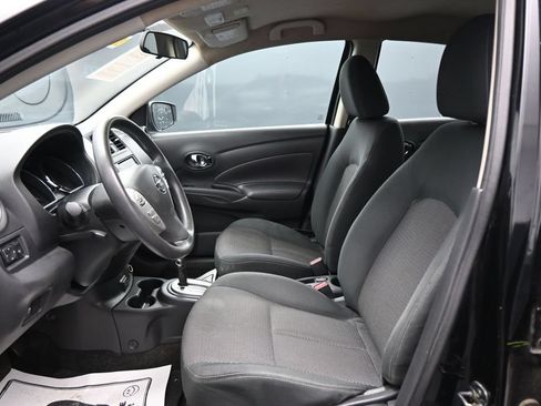Used 2019 Nissan Versa SV FWD image 9