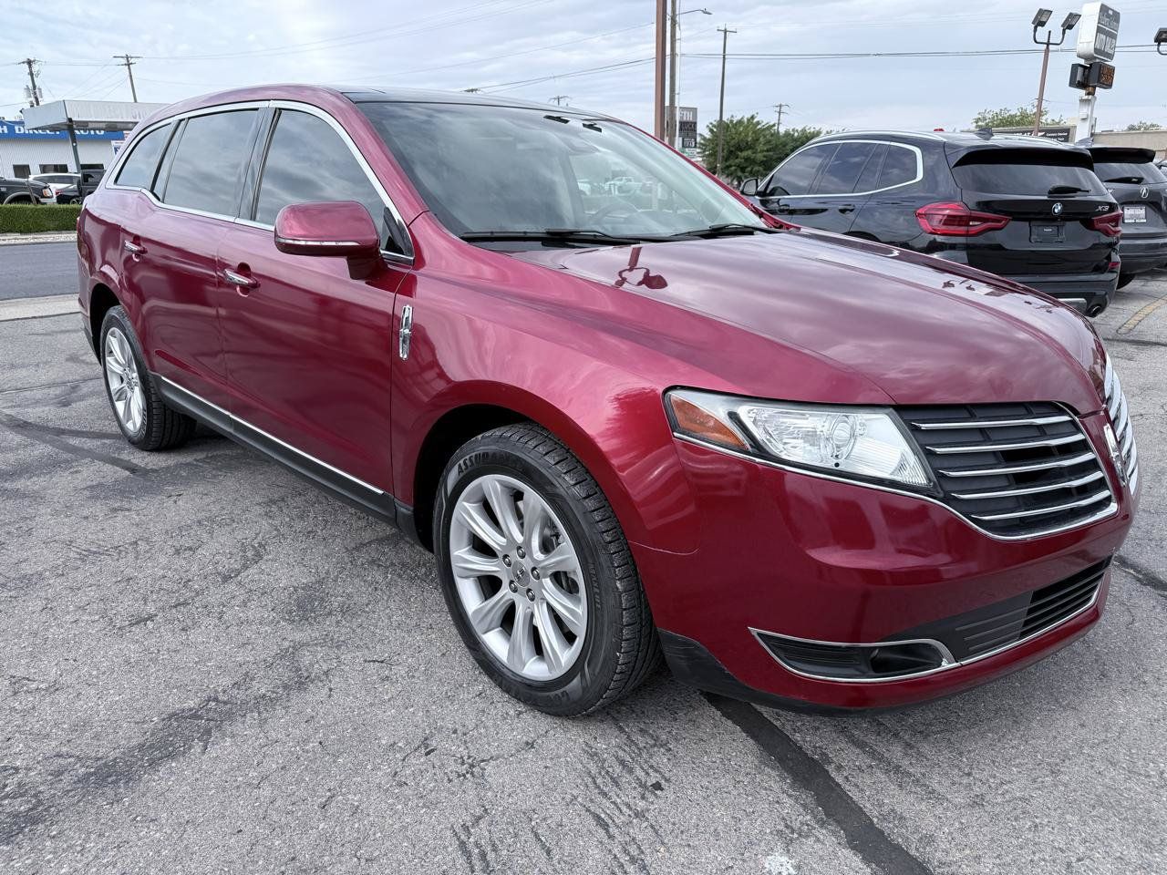 Used 2018 Lincoln MKT FWD image 7