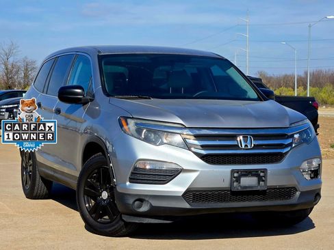 Used 2018 Honda Pilot LX image 1