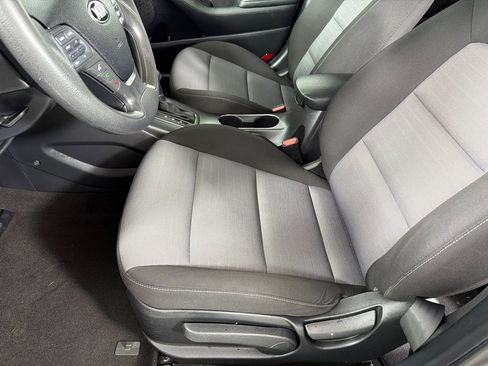 Used 2016 Kia Forte LX image 10