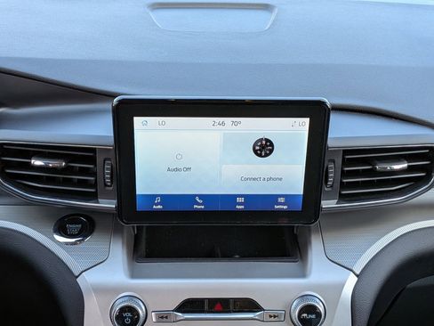 Certified 2022 Ford Explorer XLT w/ Equipment Group 202A image 20