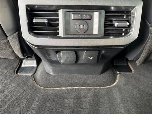 Used 2024 Ford F350 Platinum w/ FX4 Off-Road Package image 20