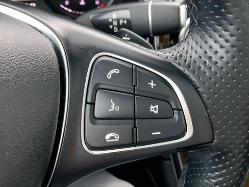 Used 2019 Mercedes-Benz GLC 300 4MATIC image 25