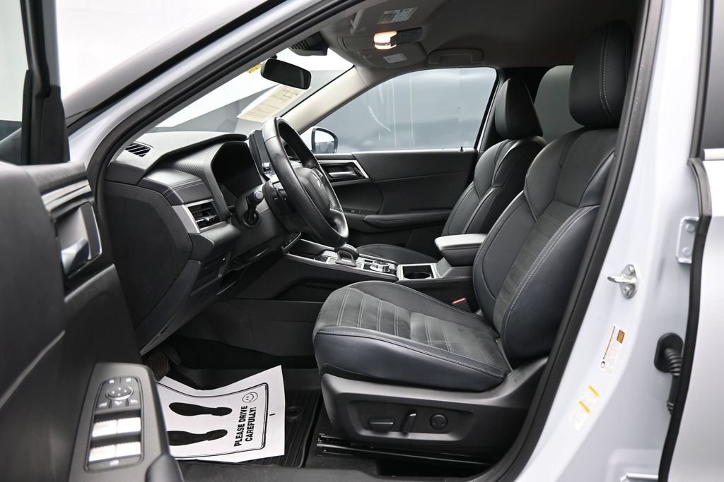Used 2024 Mitsubishi Outlander SE AWD/4WD image 9