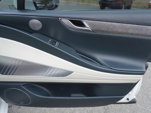 Used 2023 Genesis G80 image 32