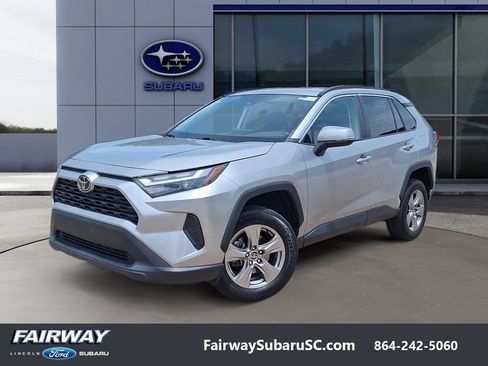 Used 2022 Toyota RAV4 XLE FWD image 1
