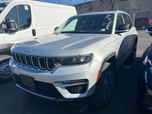 Used 2023 Jeep Grand Cherokee 4WD 4xe image 1