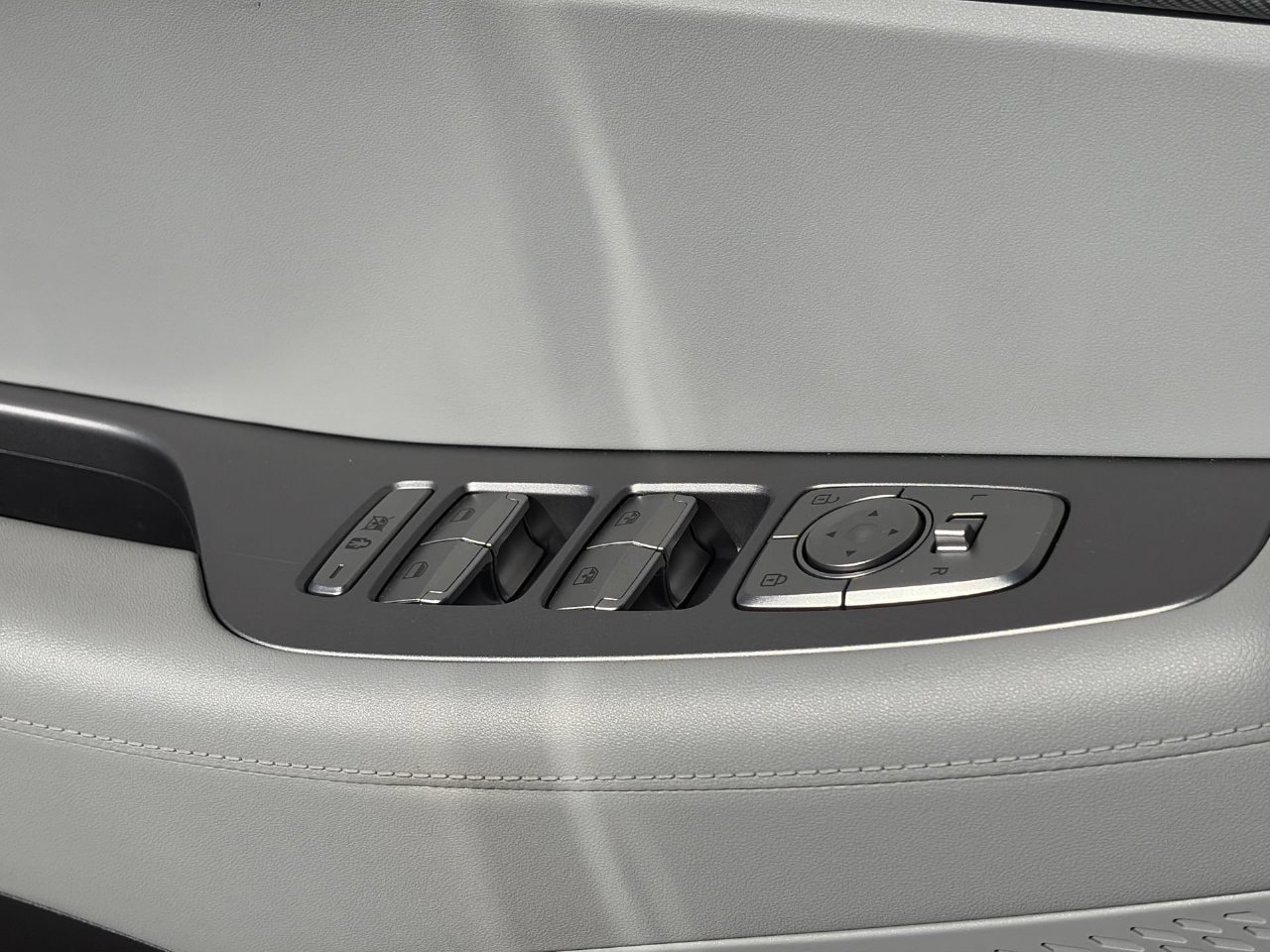 Certified 2025 Hyundai Palisade SEL FWD image 19