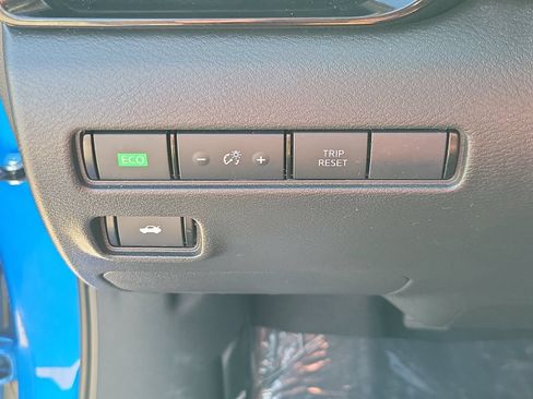 Used 2024 Nissan Sentra SV FWD image 30