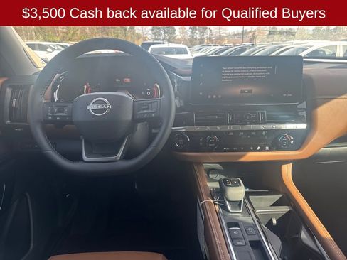 New 2026 Nissan Pathfinder Platinum image 13