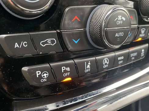 Used 2020 Jeep Grand Cherokee Limited image 33