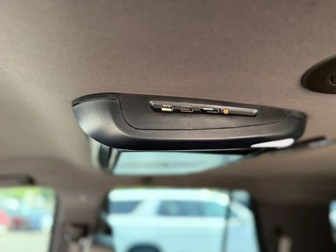 Used 2021 Chevrolet Tahoe LT AWD/4WD image 3