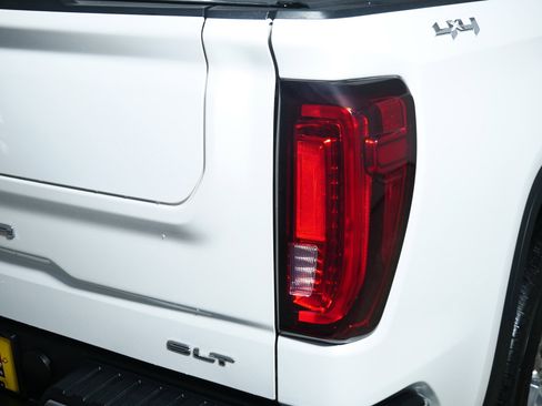 Used 2019 GMC Sierra 1500 SLT w/ SLT Premium Plus Package image 17