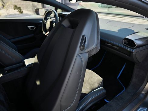 Used 2023 Lamborghini Huracan Tecnica image 38