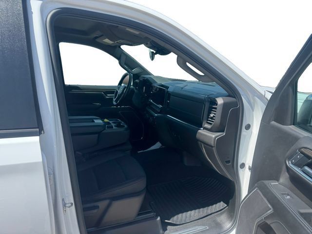 Used 2025 Chevrolet Silverado 1500 LT RWD image 14