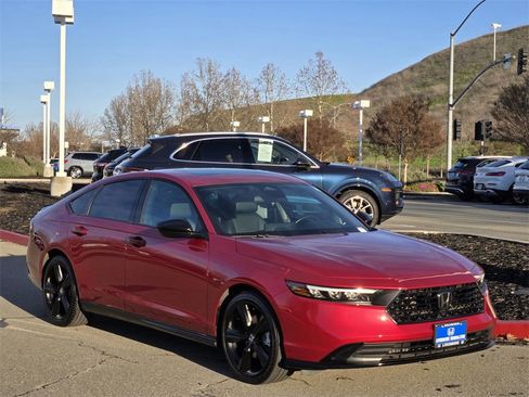 Certified 2025 Honda Accord Sport image 8