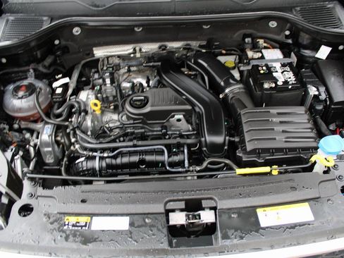 Certified 2024 Volkswagen Taos SEL image 30