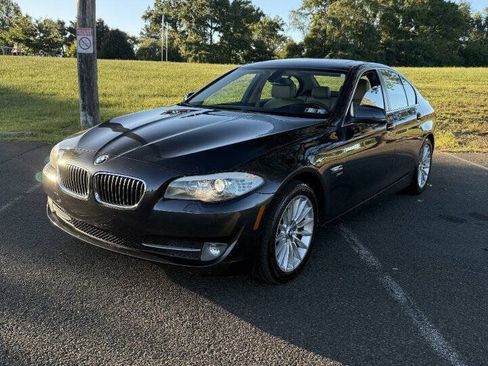 Used 2011 BMW 535i xDrive Sedan AWD/4WD image 3