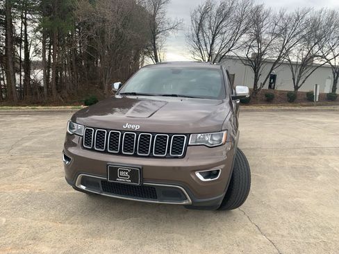 Used 2019 Jeep Grand Cherokee Limited image 1
