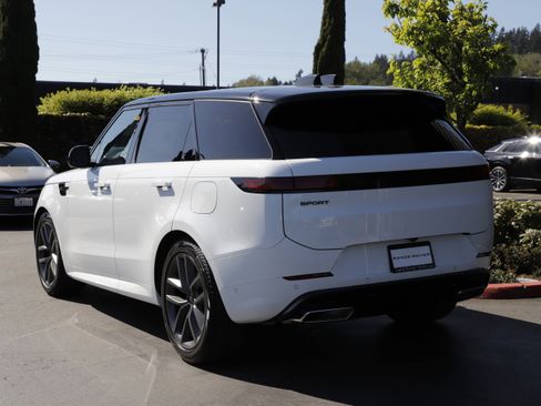 New 2026 Land Rover Range Rover Sport Dynamic SE AWD/4WD image 6