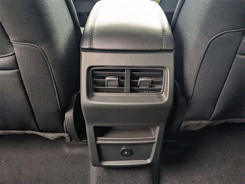 New 2024 Ford Edge SE w/ Black Appearance Package image 11