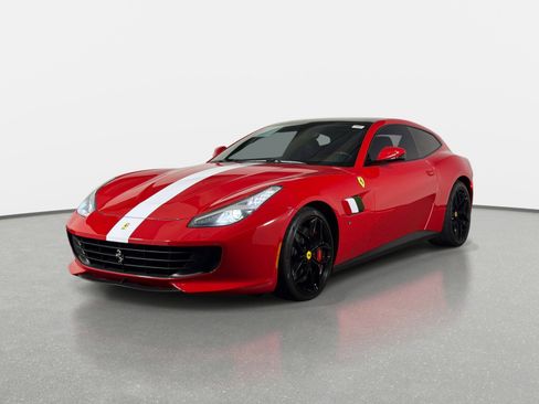 Used 2018 Ferrari GTC4Lusso T image 7
