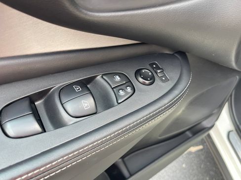 Used 2020 Nissan Murano S w/ Technology Package AWD/4WD image 11