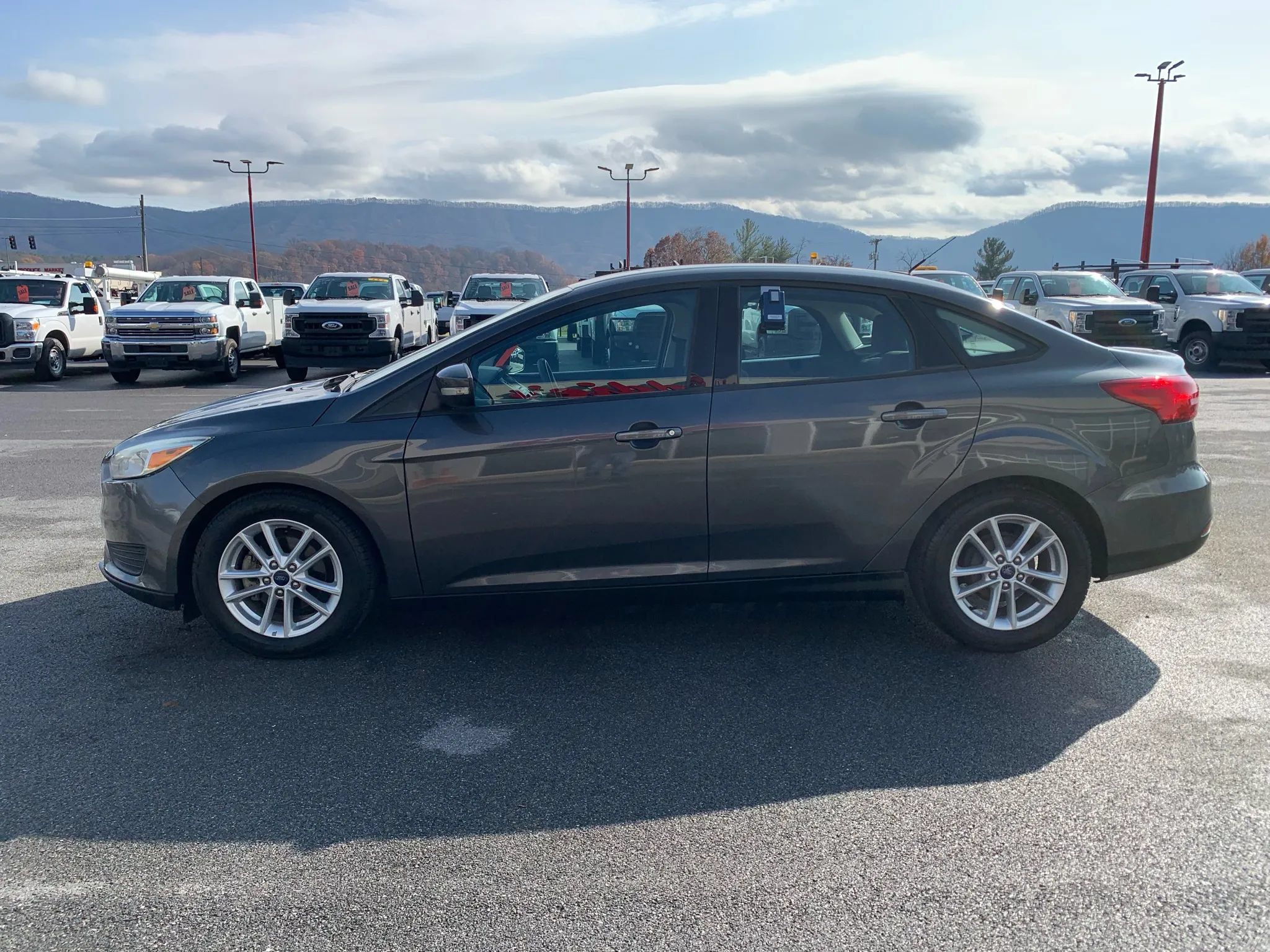Used 2016 Ford Focus SE FWD image 5