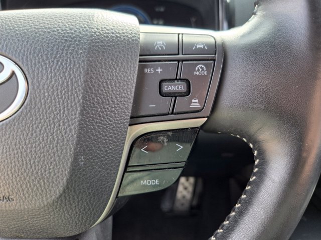 Used 2025 Toyota Camry SE FWD image 30
