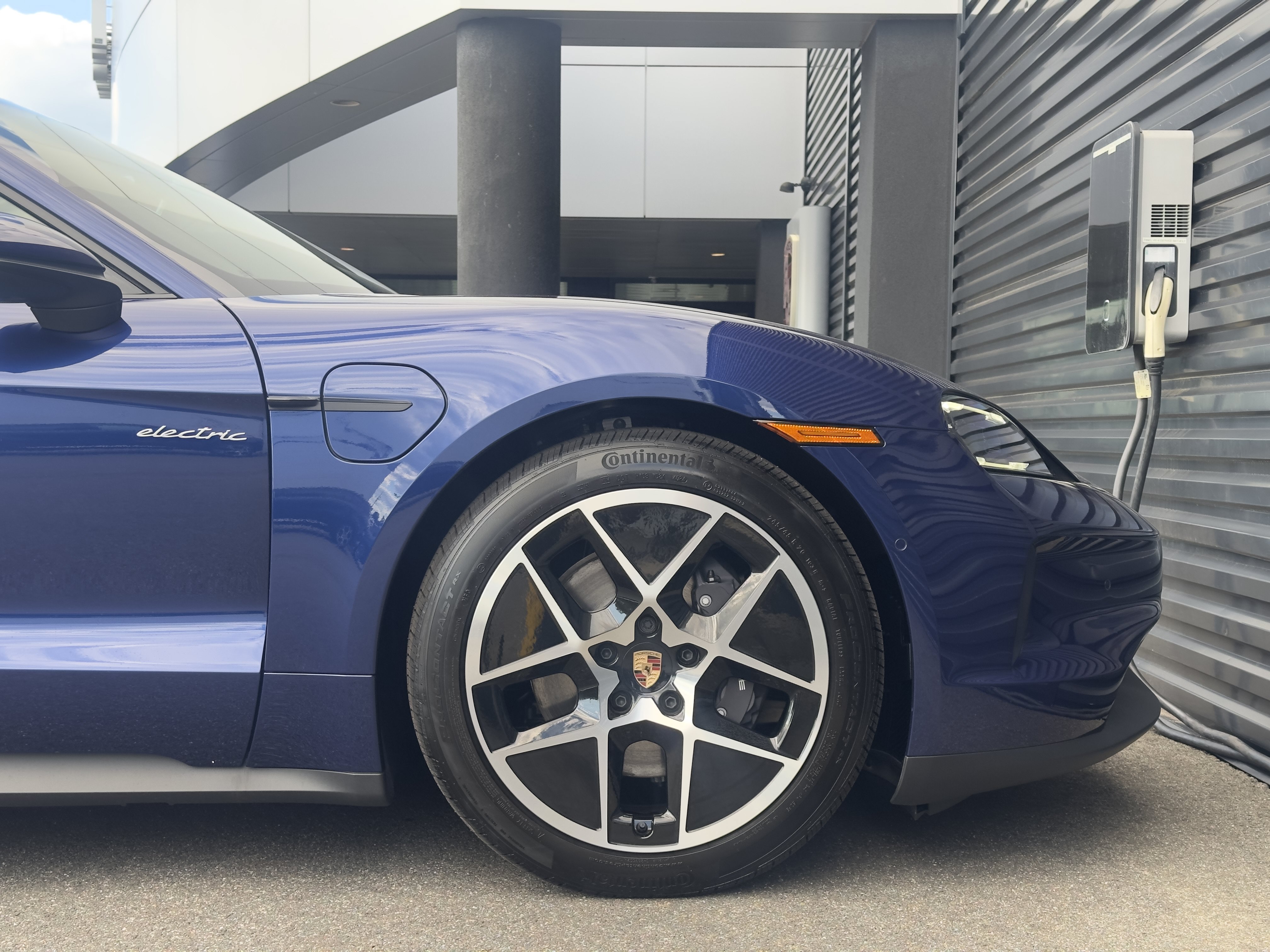 Certified 2025 Porsche Taycan AWD/4WD image 13
