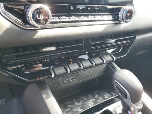 New 2025 GMC Canyon Elevation w/ Convenience Package image 24