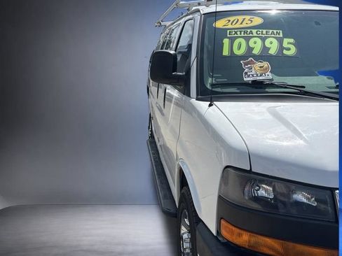 Used 2015 GMC Savana 2500 RWD image 3