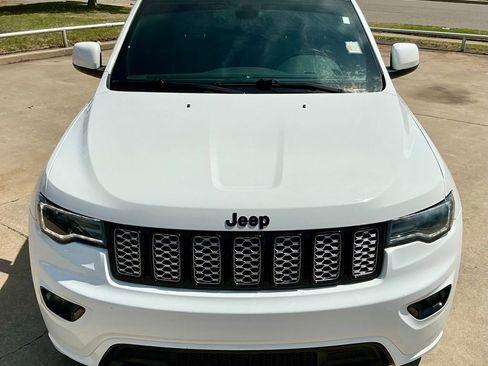 Used 2021 Jeep Grand Cherokee Laredo X image 11