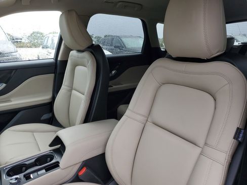 New 2026 Lincoln Corsair Premiere FWD image 22