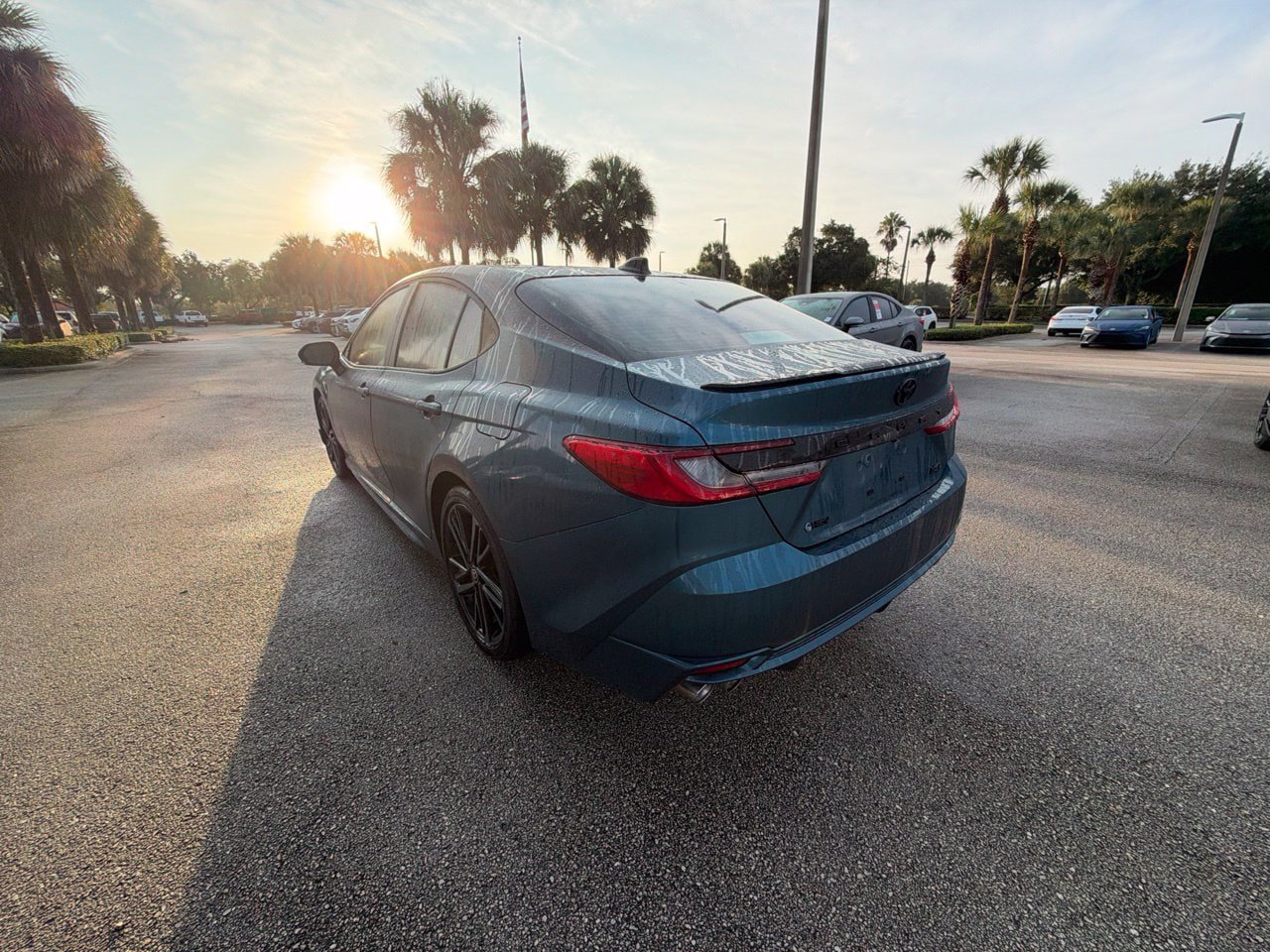 Used 2025 Toyota Camry XSE FWD image 3