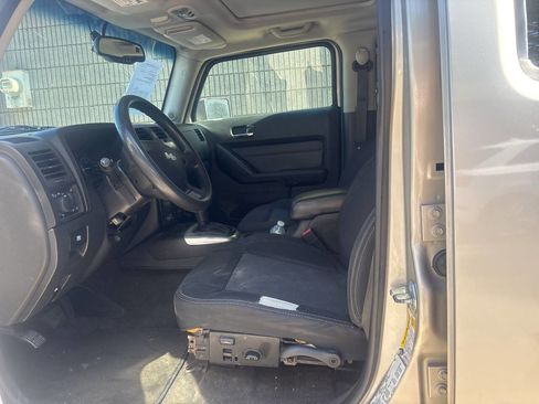 Used 2009 HUMMER H3 image 9