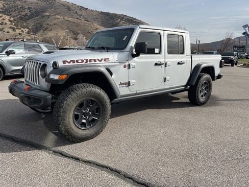 Used 2023 Jeep Gladiator Mojave w/ Cold Weather Group image 7