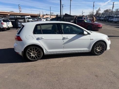 Used 2016 Volkswagen GTI SE image 13