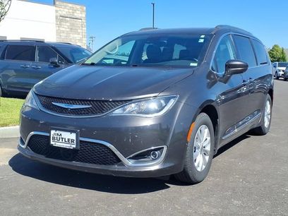 Used 2018 Chrysler Pacifica Touring-L w/ Advanced Safetytec Group