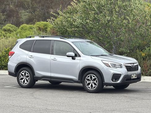 Used 2021 Subaru Forester Premium AWD/4WD image 8