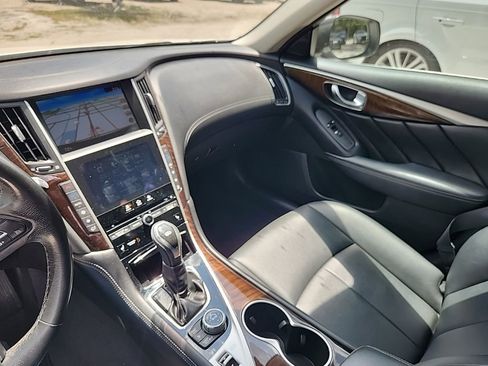 Used 2018 INFINITI Q50 Luxe w/ Essential Package (3.0T Luxe) RWD image 4
