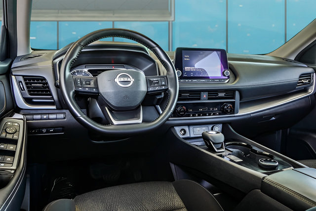 Used 2025 Nissan Rogue SV AWD/4WD image 11