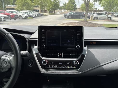 Used 2022 Toyota Corolla XSE FWD image 10