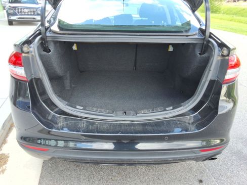 Used 2017 Ford Fusion SE w/ Fusion SE Technology Package FWD image 31