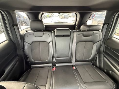 Used 2024 Jeep Grand Cherokee Altitude image 16