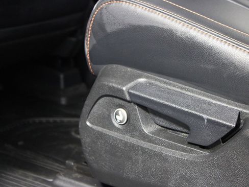 Used 2023 Honda Pilot TrailSport image 32